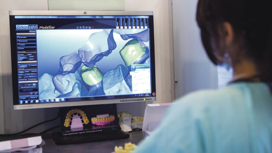 Dental prosthesis production lab using computer-aided design and milling