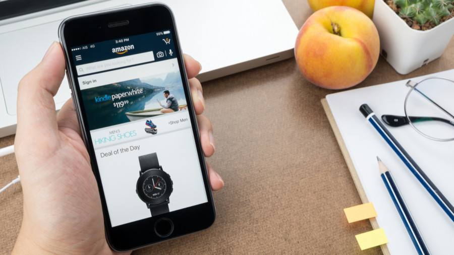 Shopping on smartphone on Amazon