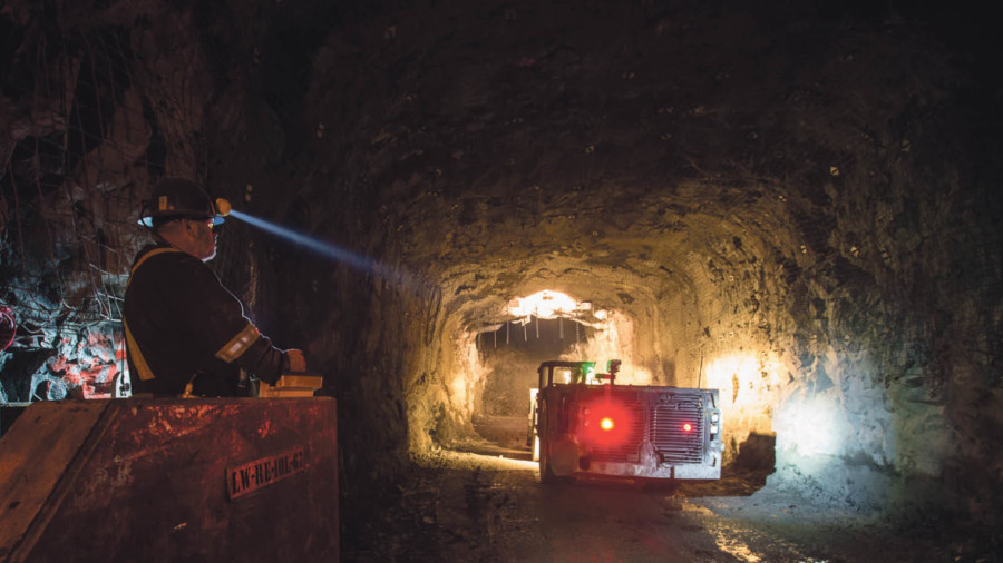 the-internet-of-things-is-revolutionising-deep-mining