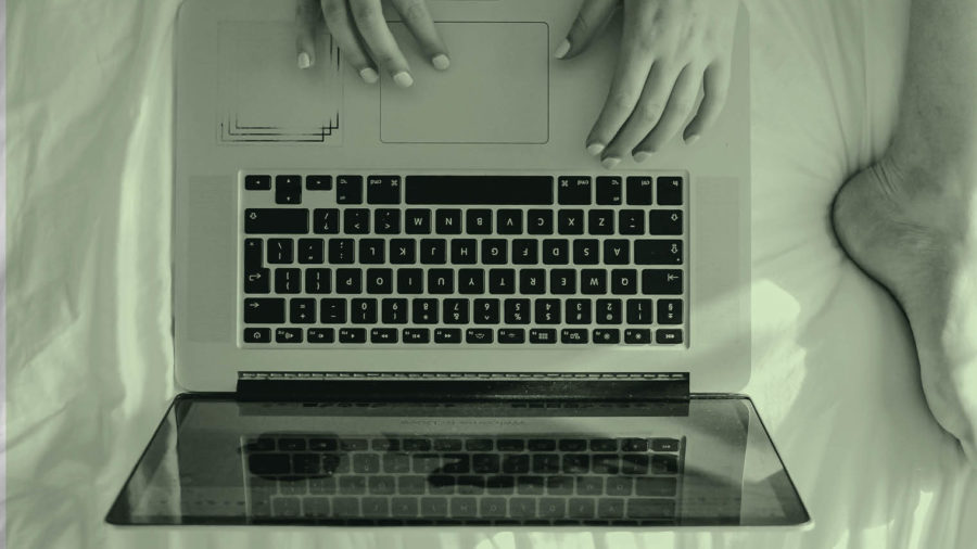 image of laptop from above, using online forum