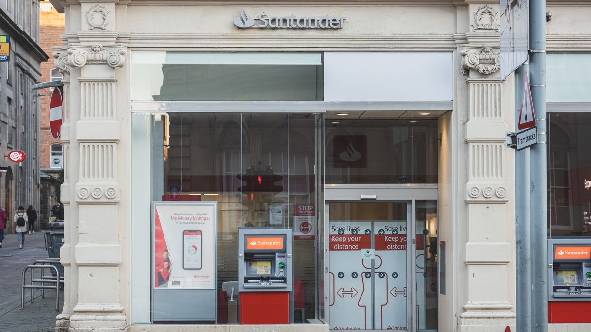 maintaining-access-as-bank-branches-disappear