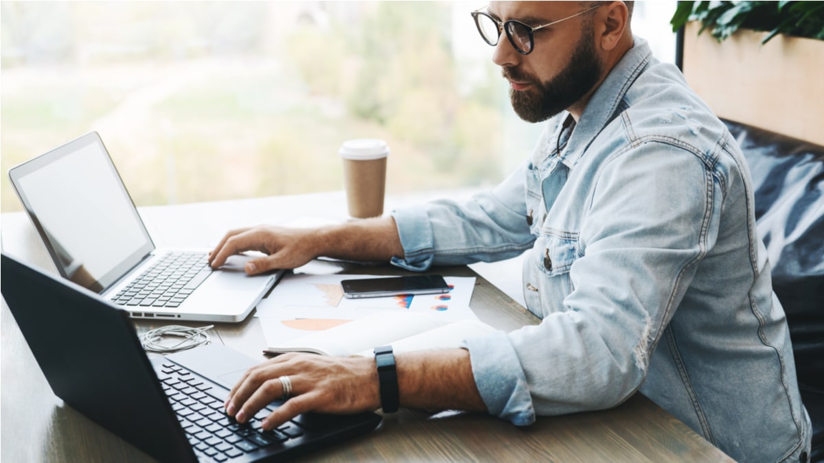 rise-overemployment-work-two-full-time-jobs