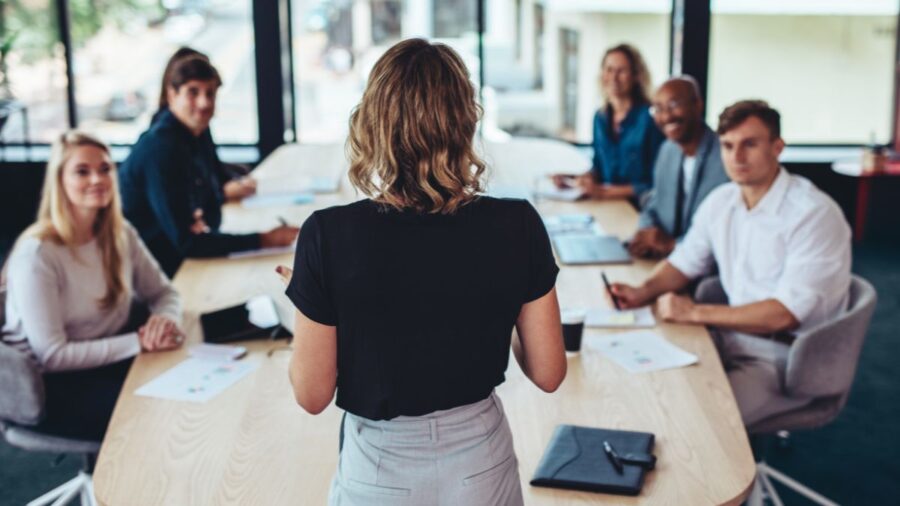 middle-managers-role-layoffs